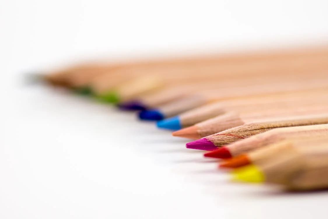 Czy warto wrócić do tradycyjnych kredek ołówkowych?