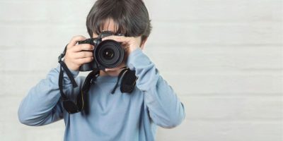 Jaki aparat dla dzieci warto wziąć na wakacje?